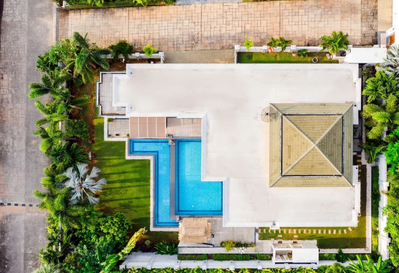 Stunning Luxury Golf and Pool Villas