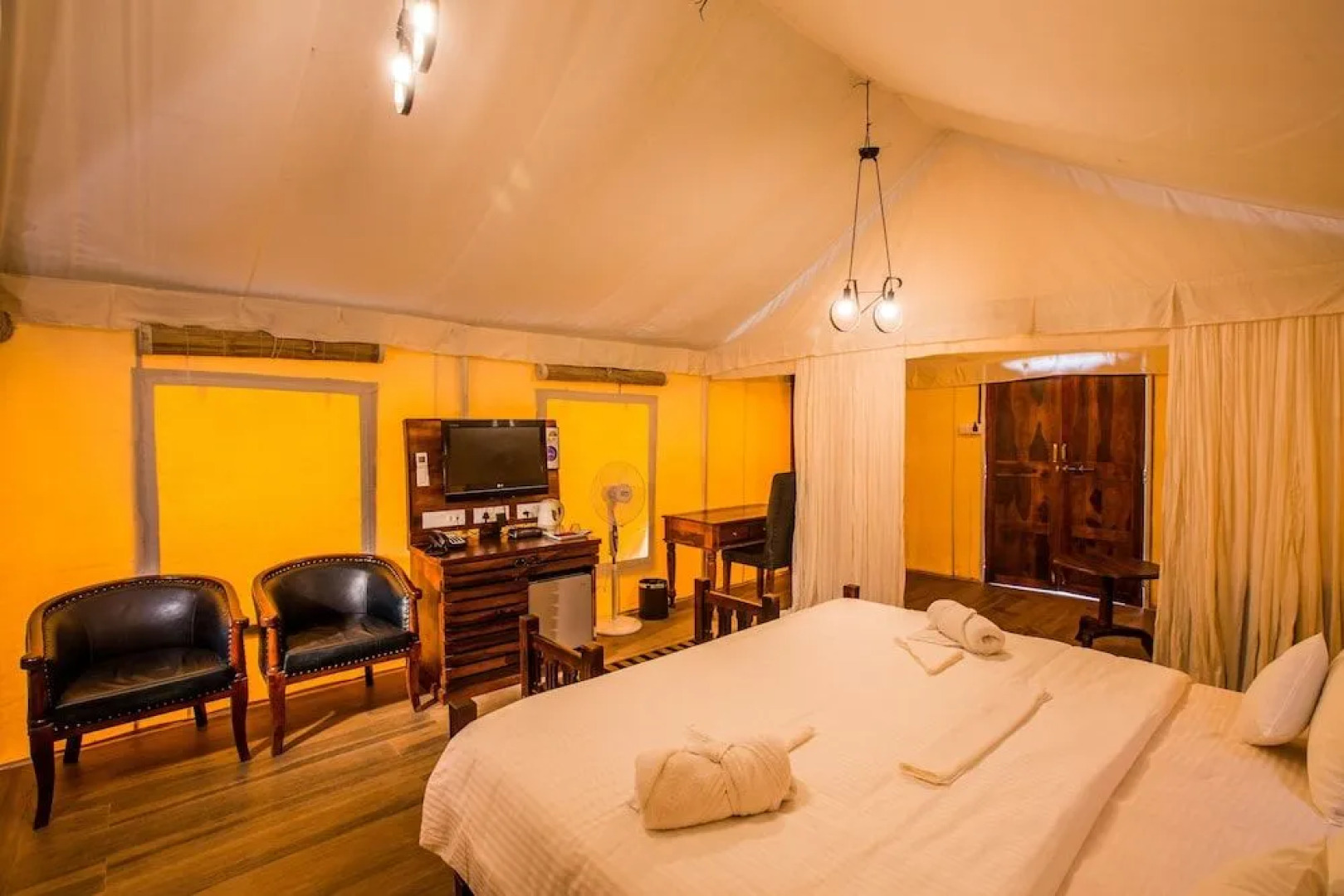 Royal Land Luxury AC Tent