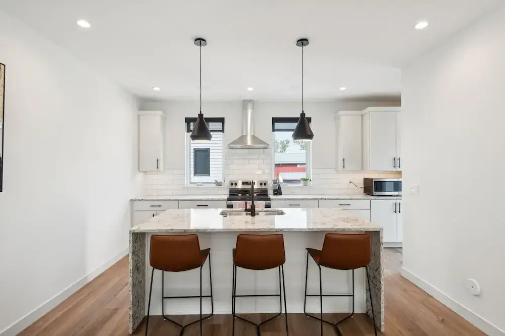 New Modern Townhome With Rooftop Patio 2 Bedroom Townhouse by RedAwning