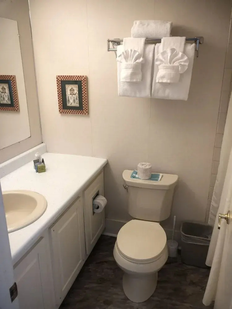 Bluebird Ocean Point Inn