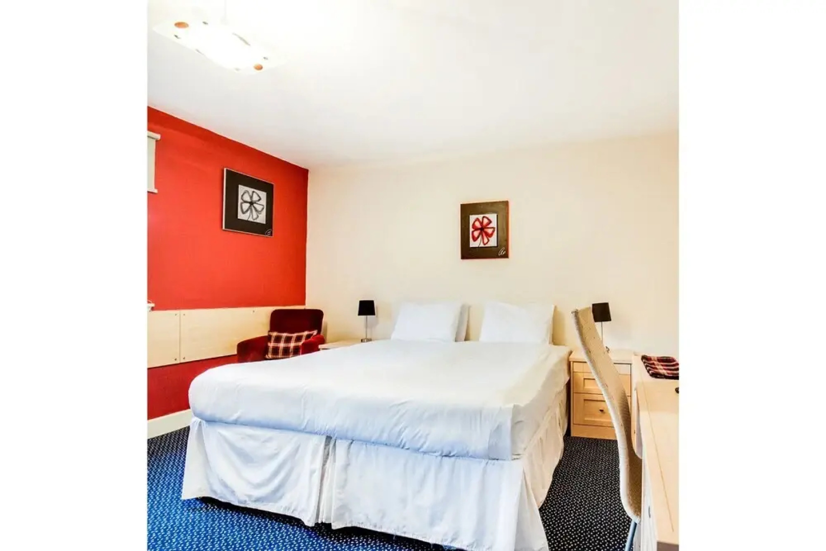 OYO LBH Avon Court