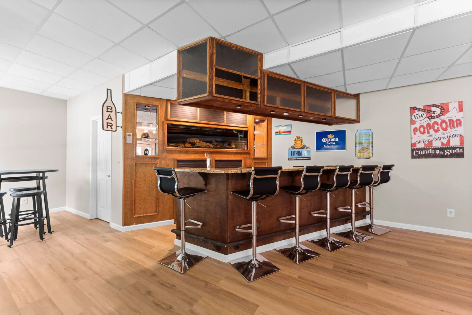 Making Waves by Avantstay Sleeps 20 + Pool