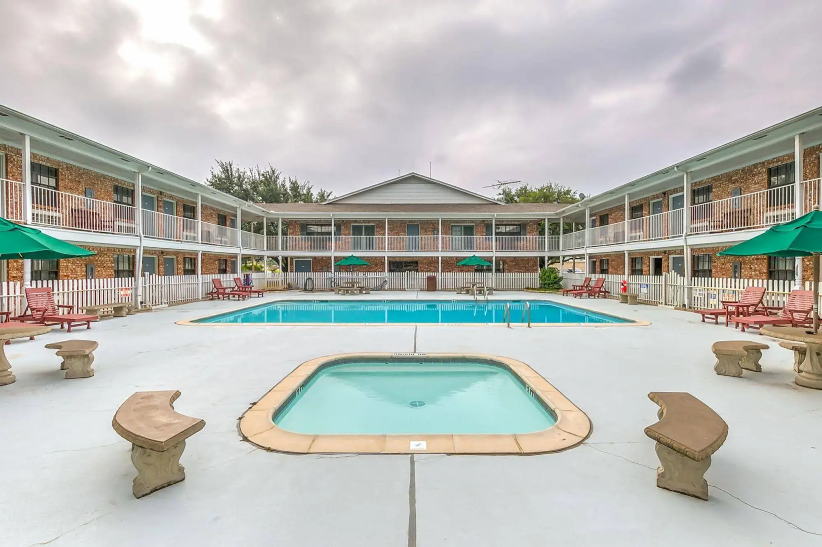 Lake View Inn