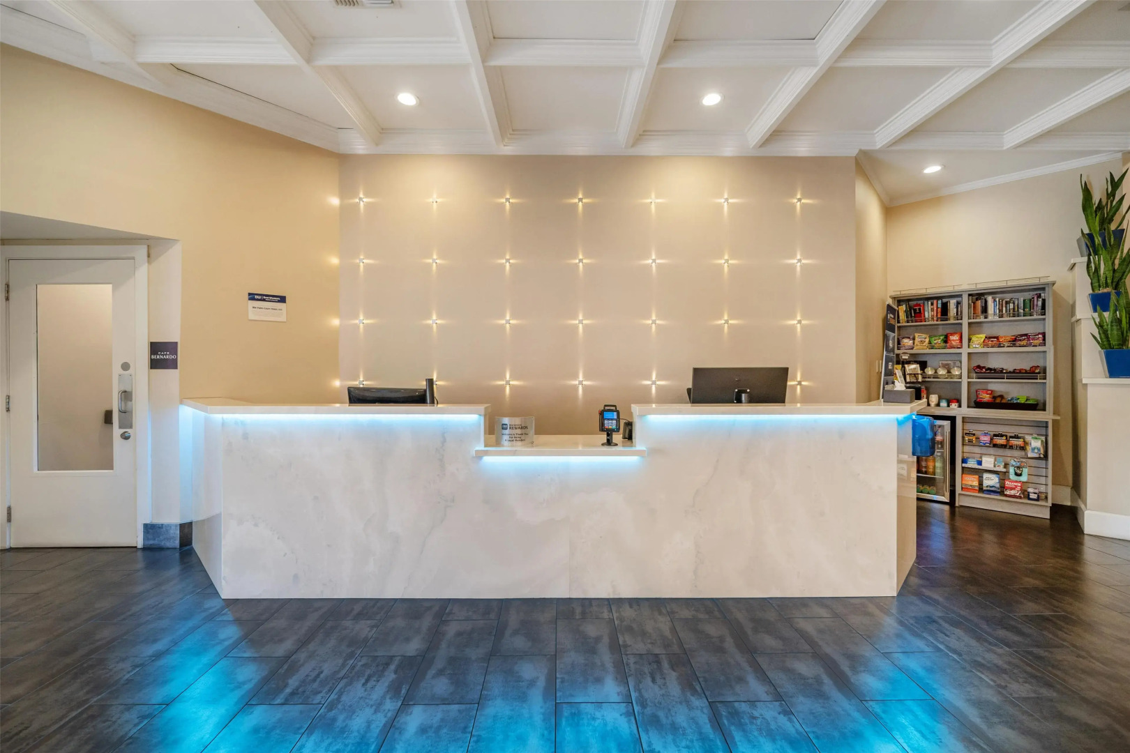 Best Western Plus Palm Court Hotel