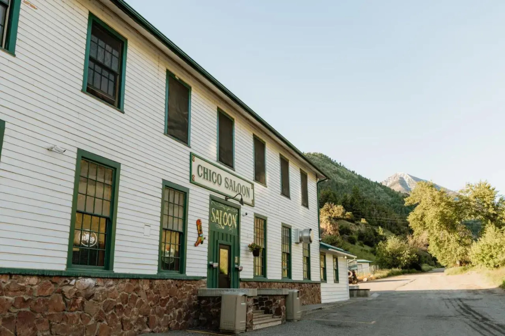 Chico Hot Springs Resort & Day Spa