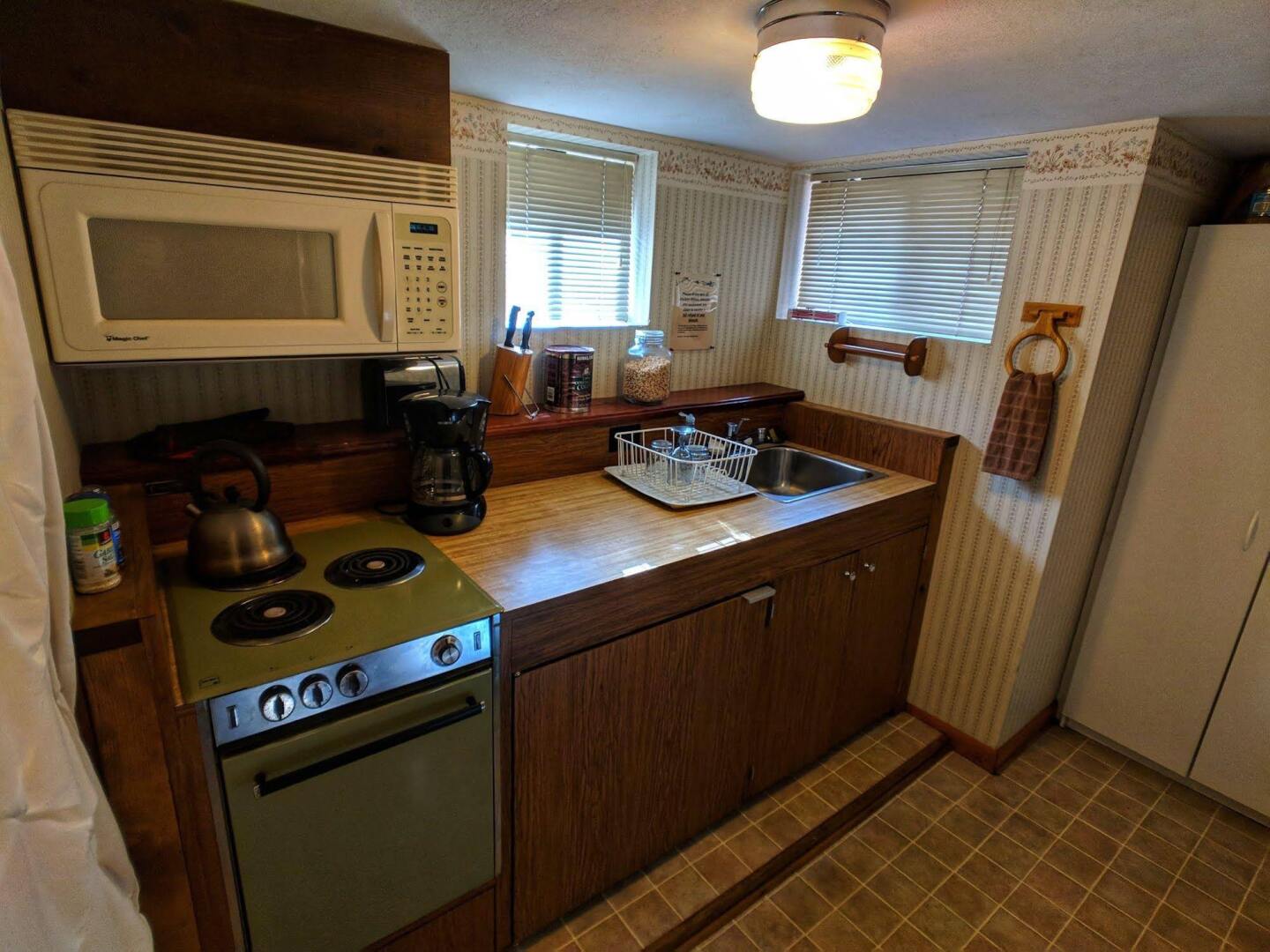 Foot of the Mountain Motel