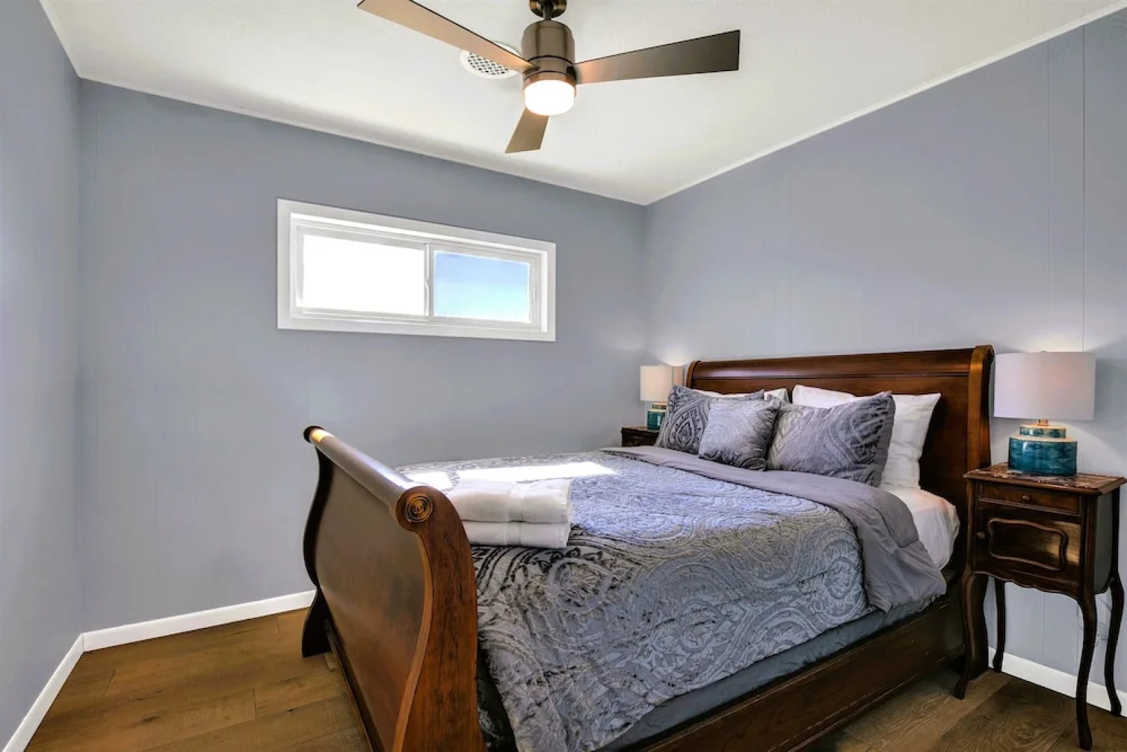 Luxury Cabin-right Across From Albert Dance Hall!