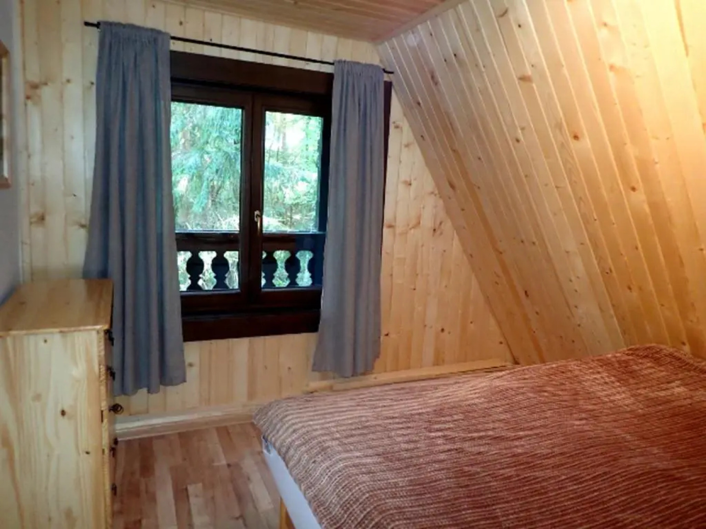 Krpáčovo, Nízke Tatry - chata na kraji lesa