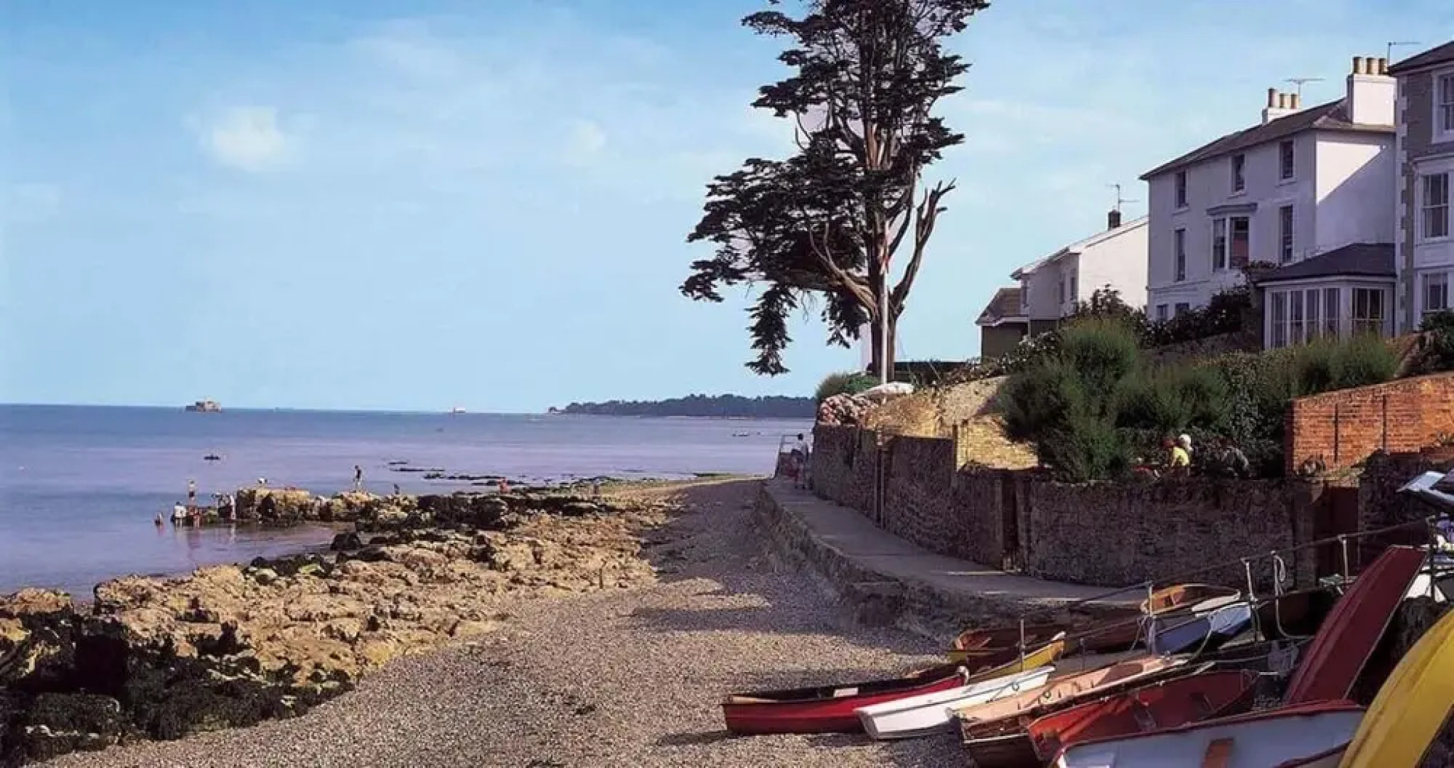 Seashells Dog Friendly Seaview Beach Chalet Sleeps 4 Beach Opposite