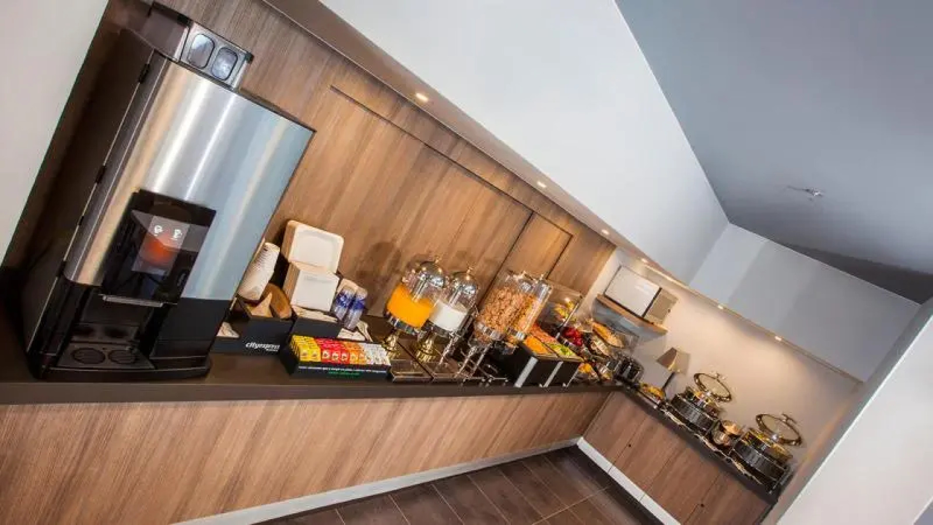 City Express Suites Cabo San Lucas