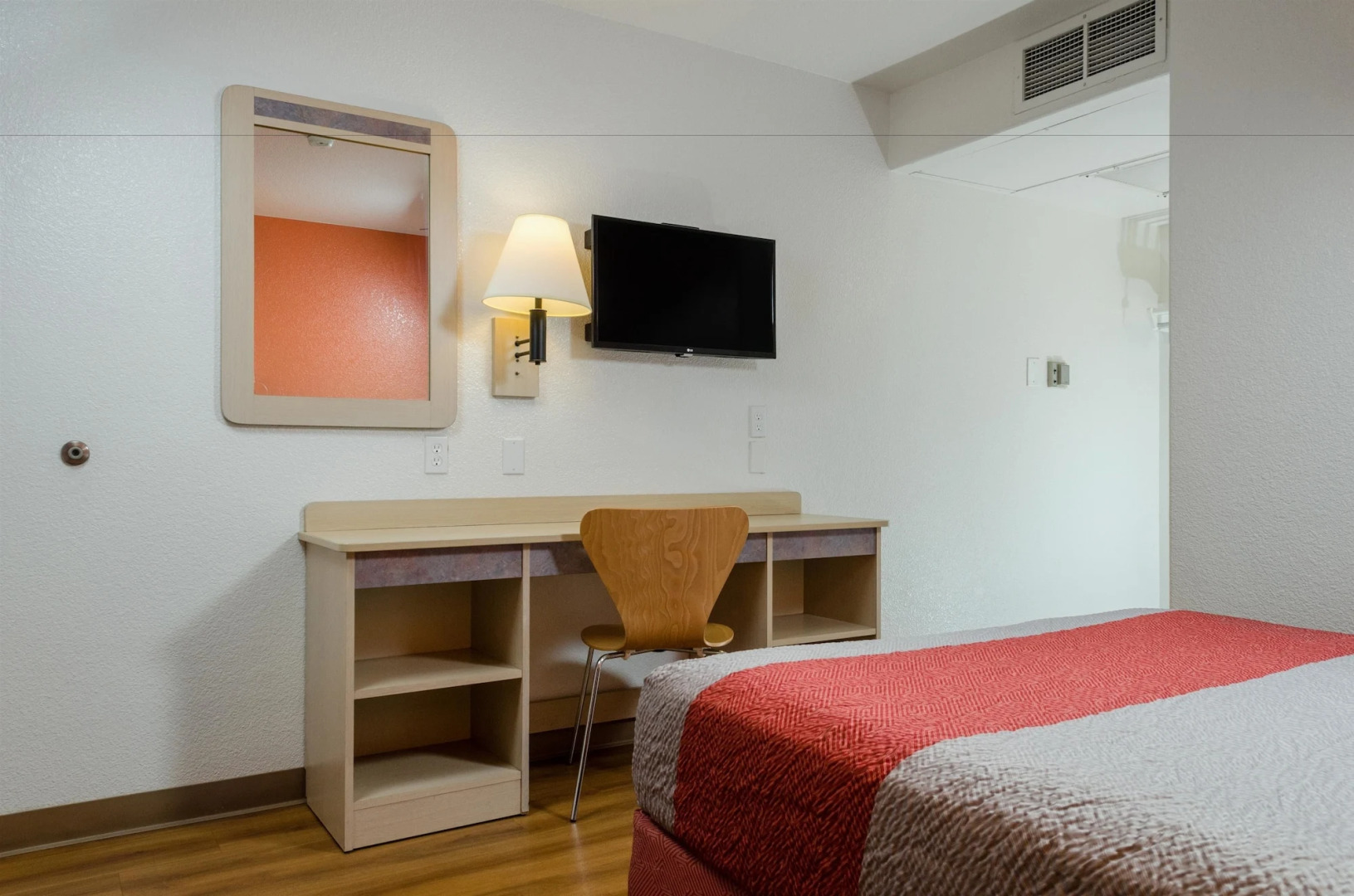 Super 8 by Wyndham Turlock