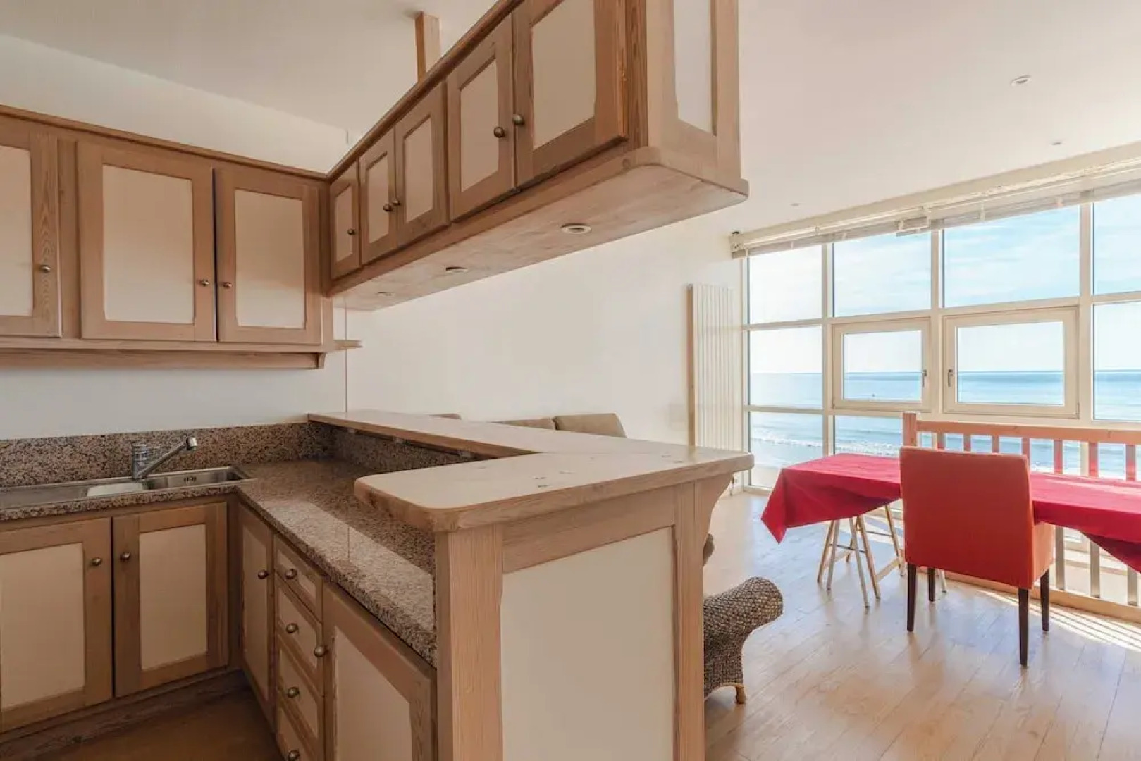 The Benervilloise Villa With its Feet in the Water