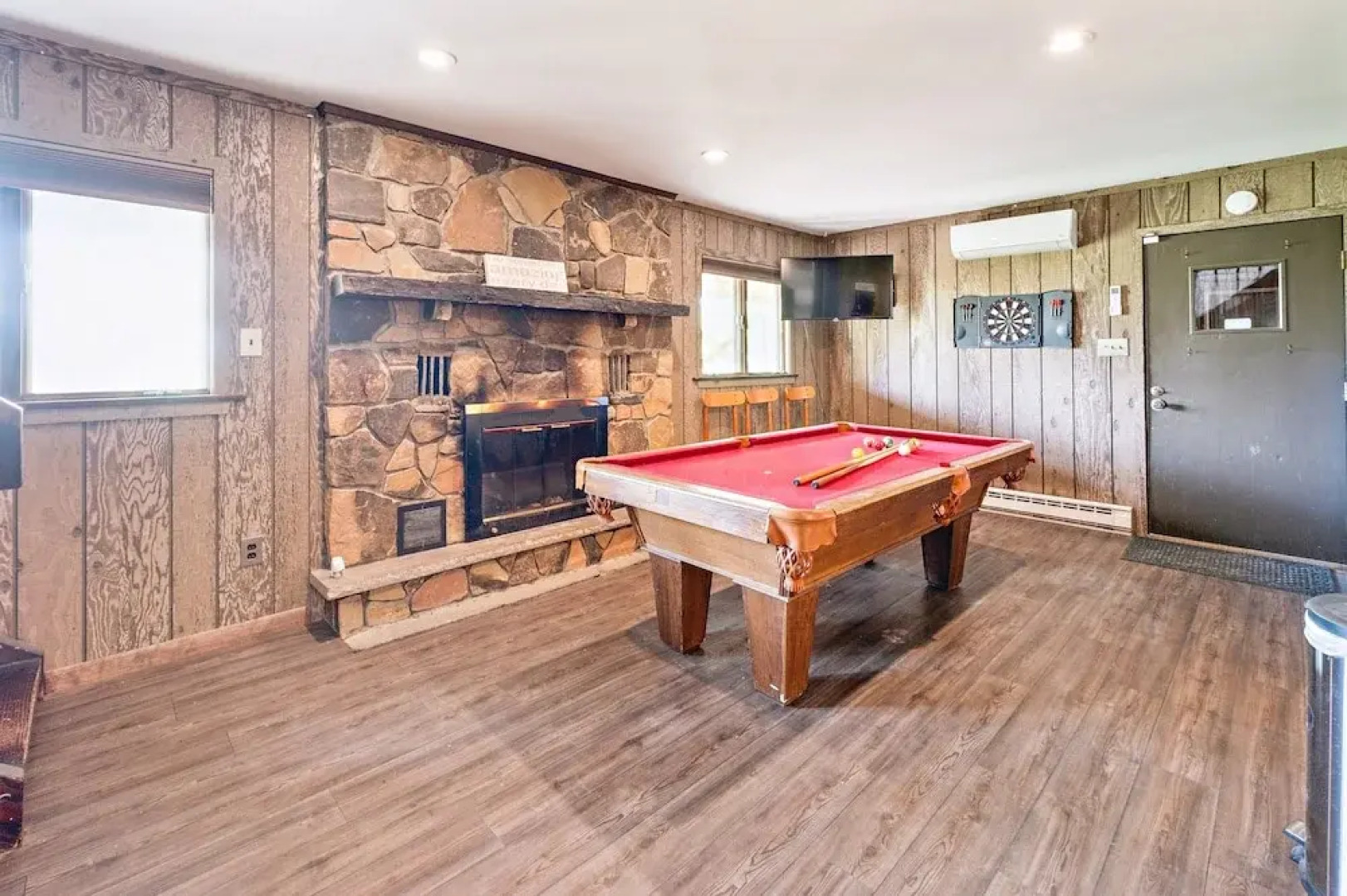 Charming Porter House In The Heart Of The Poconos 4 Bedroom Chalet