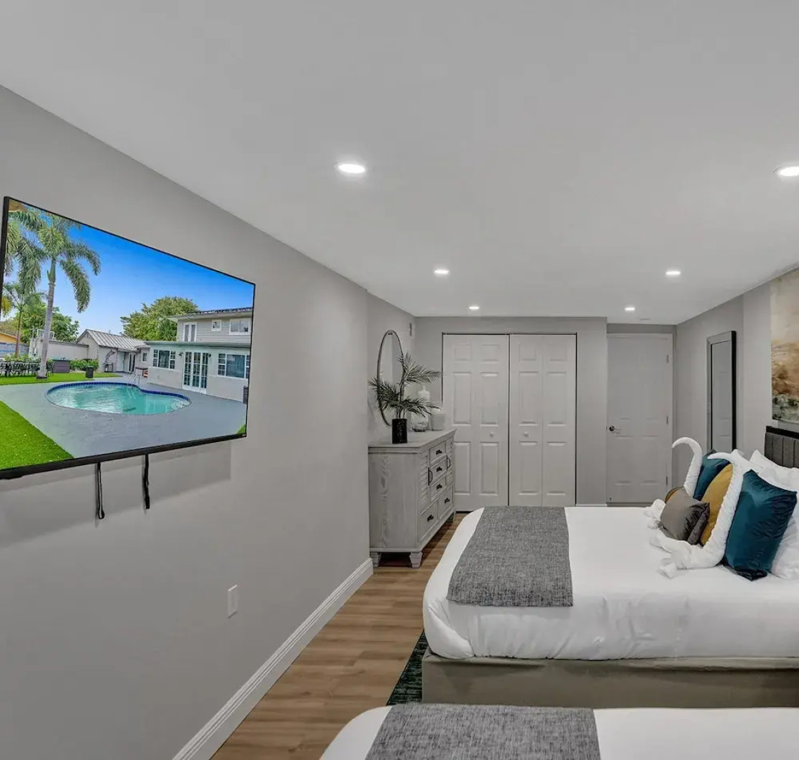 8BR Family Resort with Pool & Playground