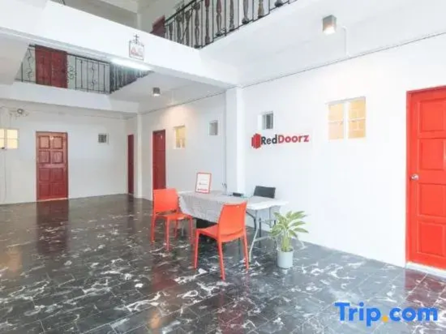 RedDoorz @ V-Cloud Hills Near de La Salle Dasmarinas Cavite