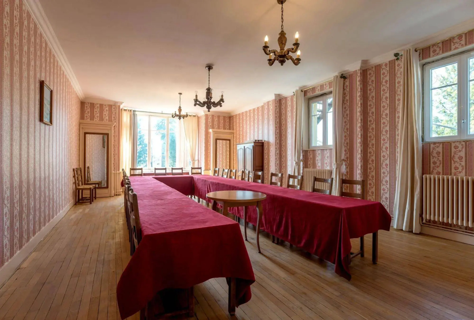 Domaine des Cèdres : Logis Hôtel, Résidence, Gîtes et Insolites