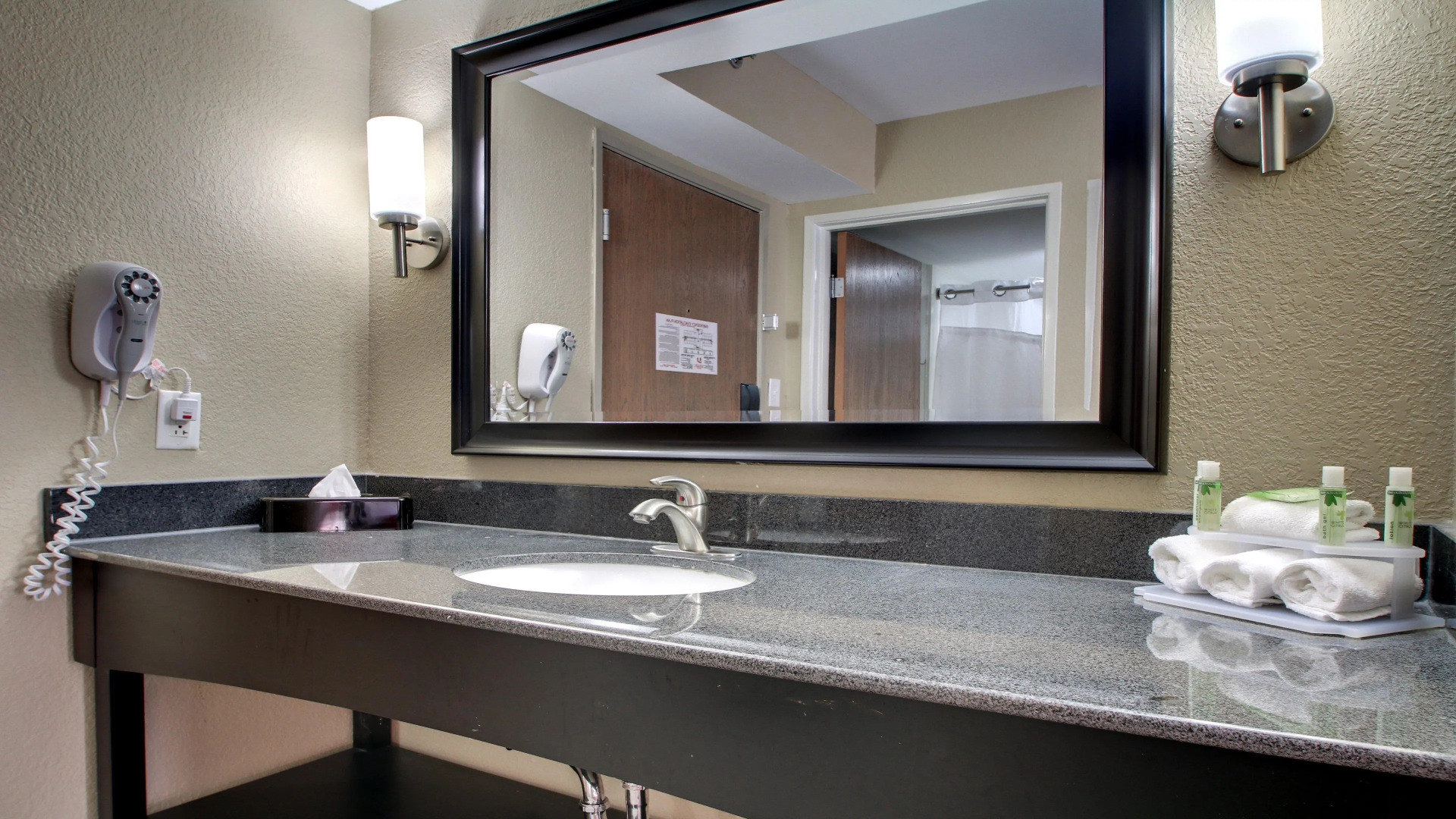 Holiday Inn Express & Suites Jackson Downtown - Coliseum by IHG