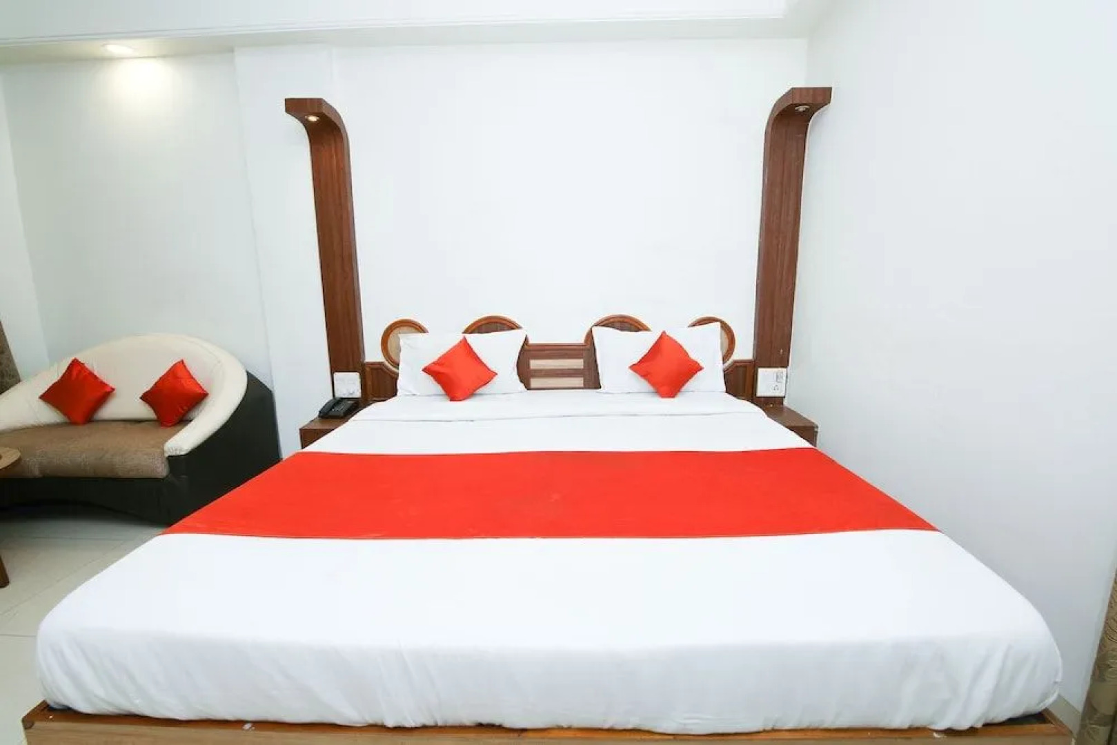 Oyo 10415 Hotel Prestige Princess
