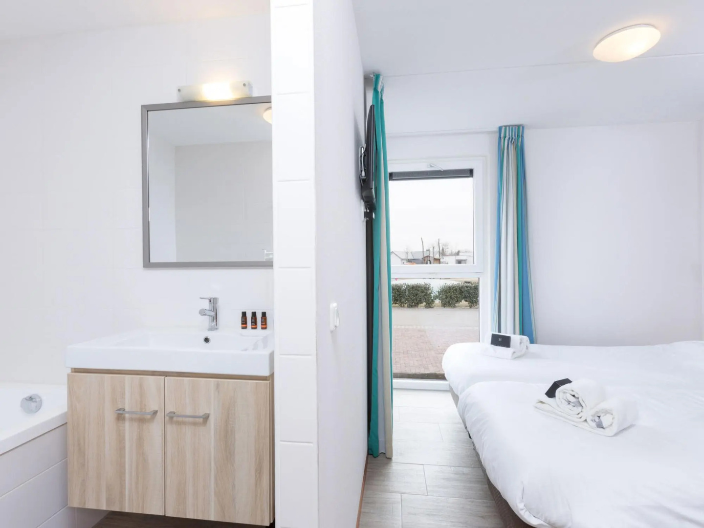 Detached Single Story Holiday Home Near the Sea