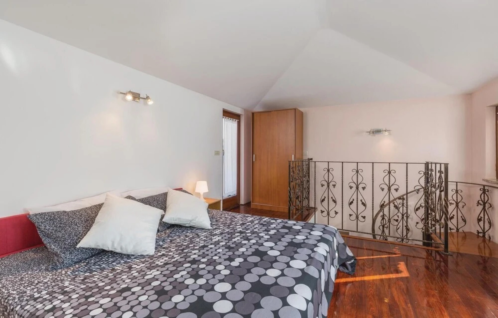 Amazing Home in Novigrad With Wifi and 3 Bedrooms