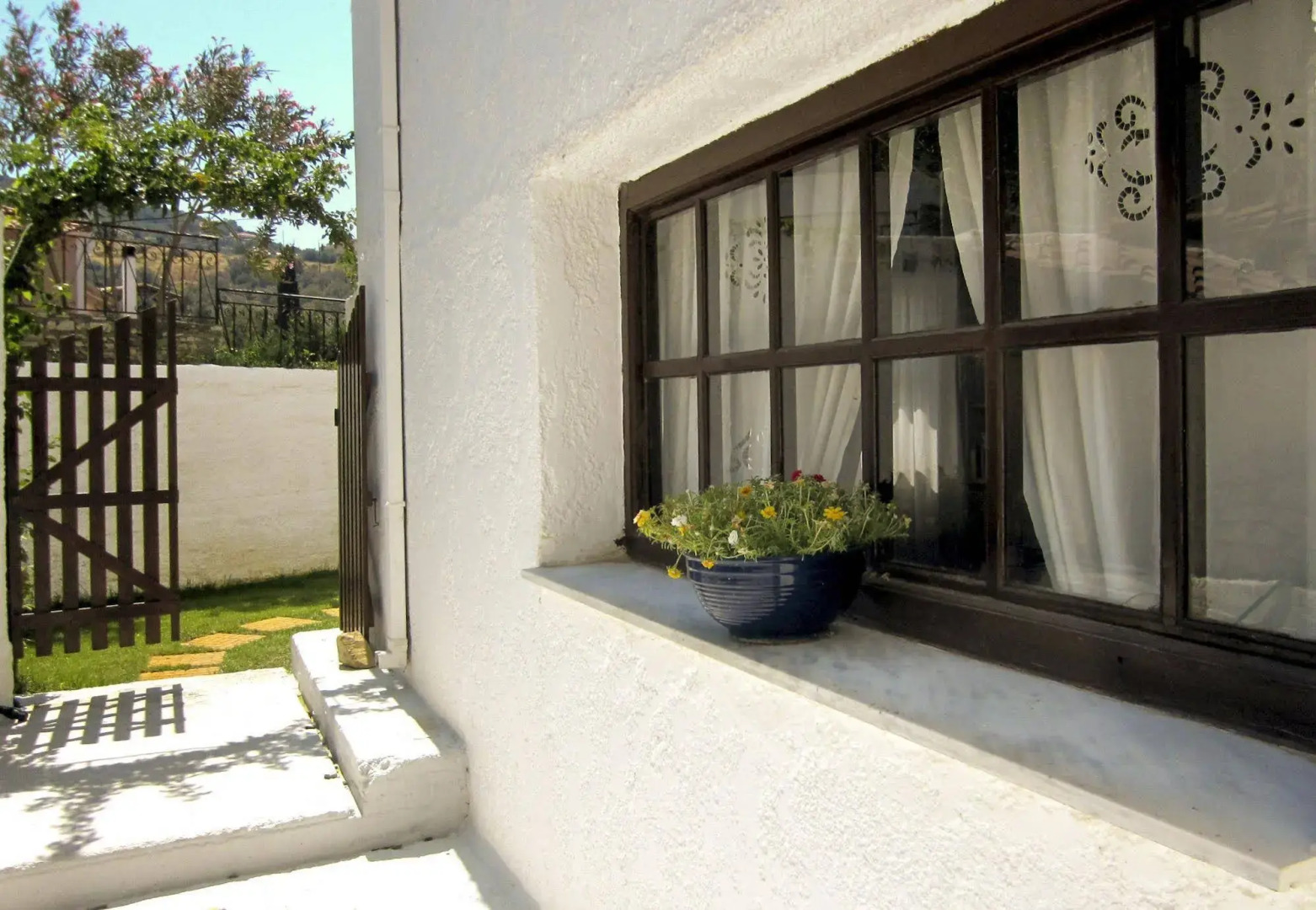 Scorpios Hotel & Suites