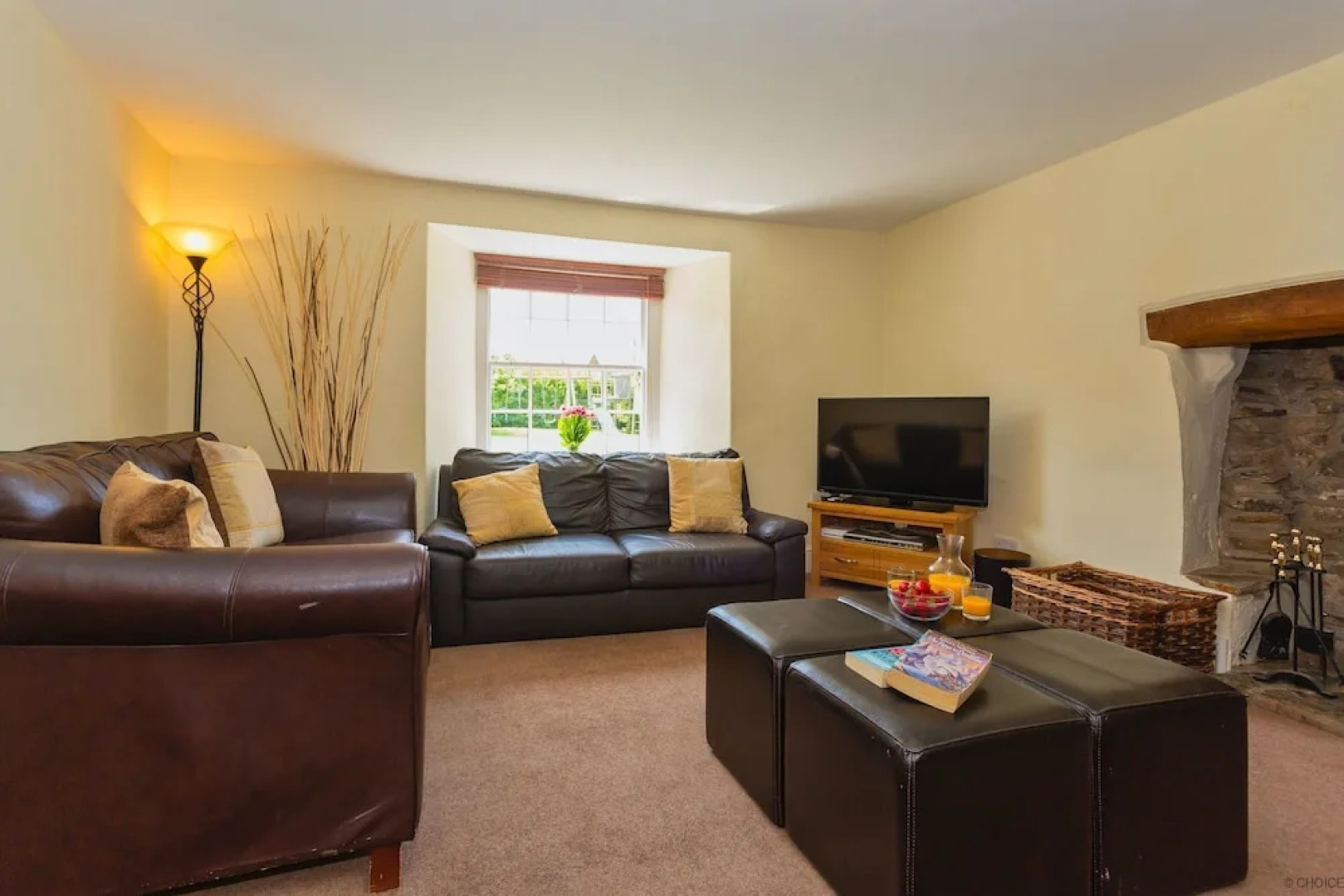 Braunton Poyers Farmhouse 6 Bedrooms