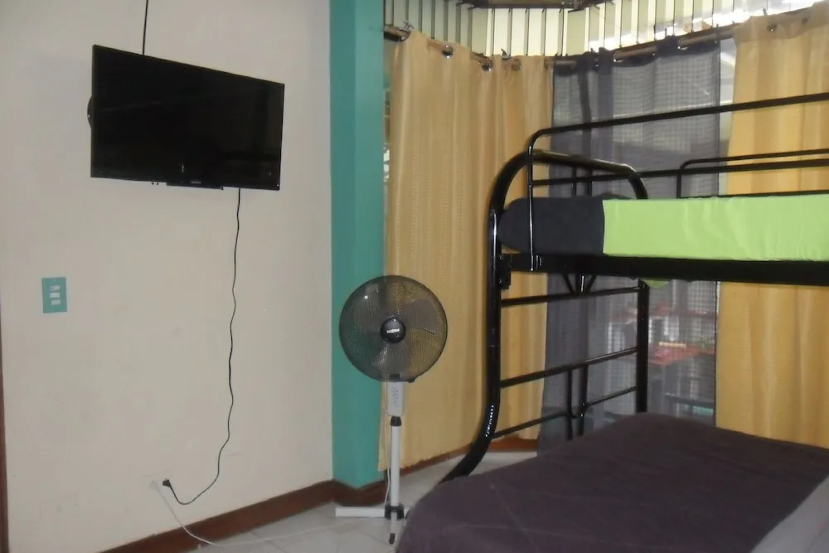 Green Country Hotel - Hostel