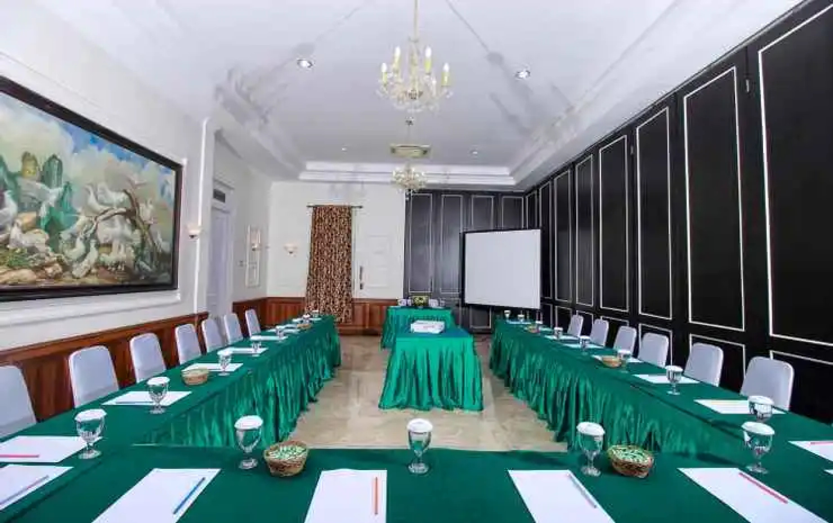 Bandar Narita Hotel