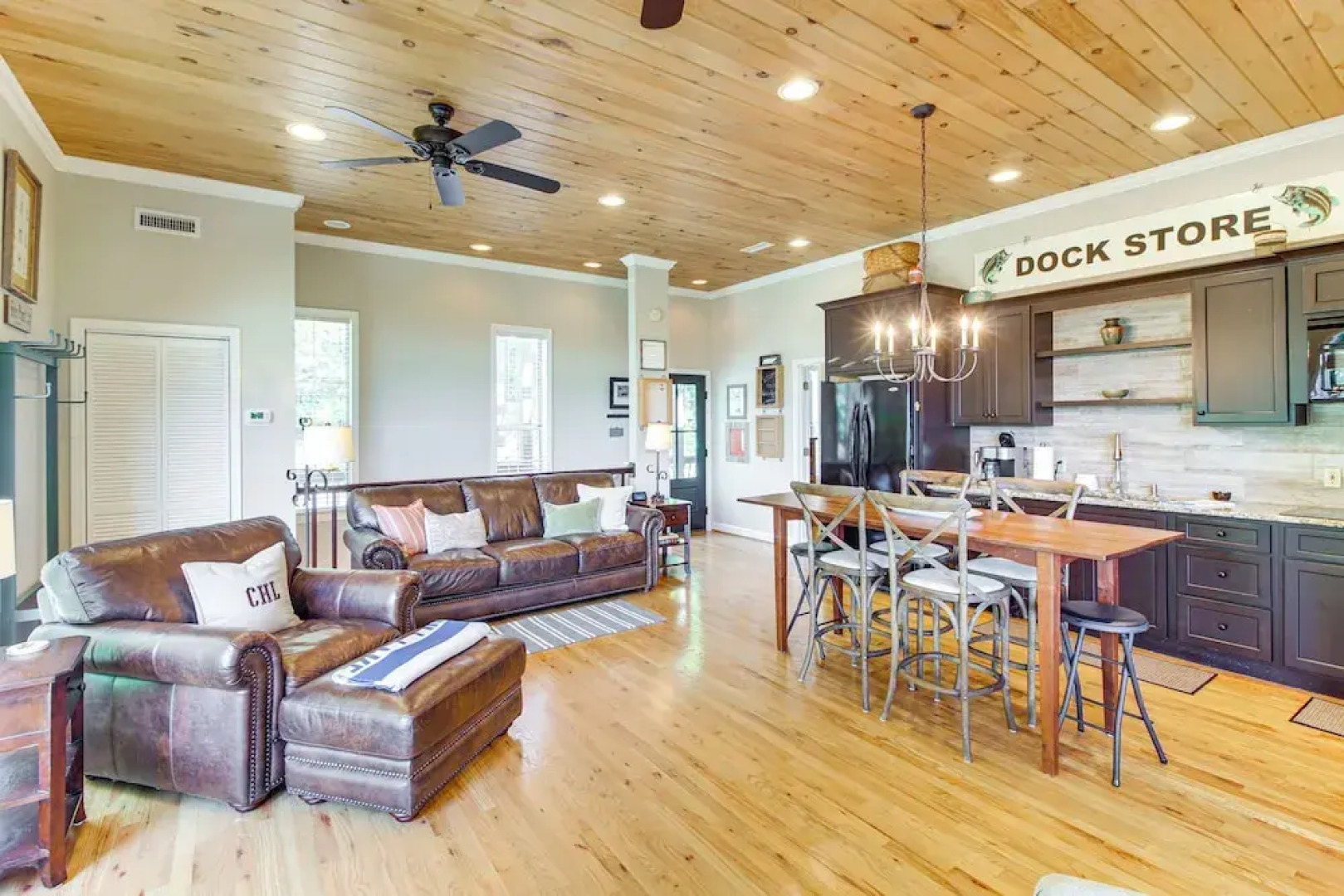 Walk to Marina: Center Hill Lake Family Home