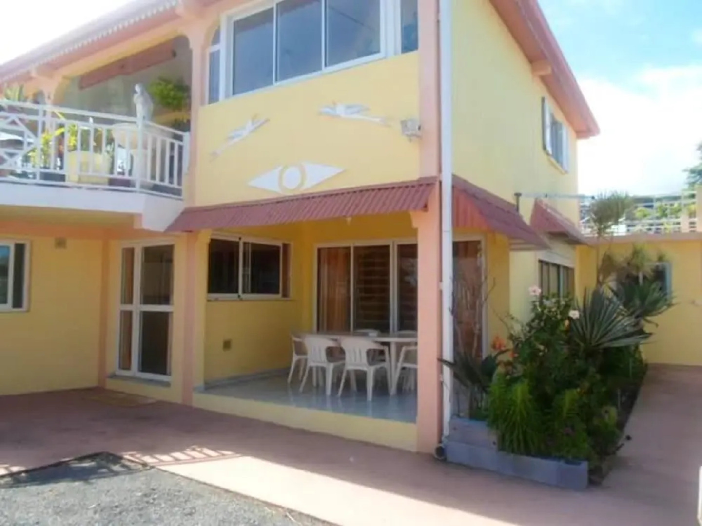 House With 2 Bedrooms in Petite Ile, With Wonderful sea View, Enclosed