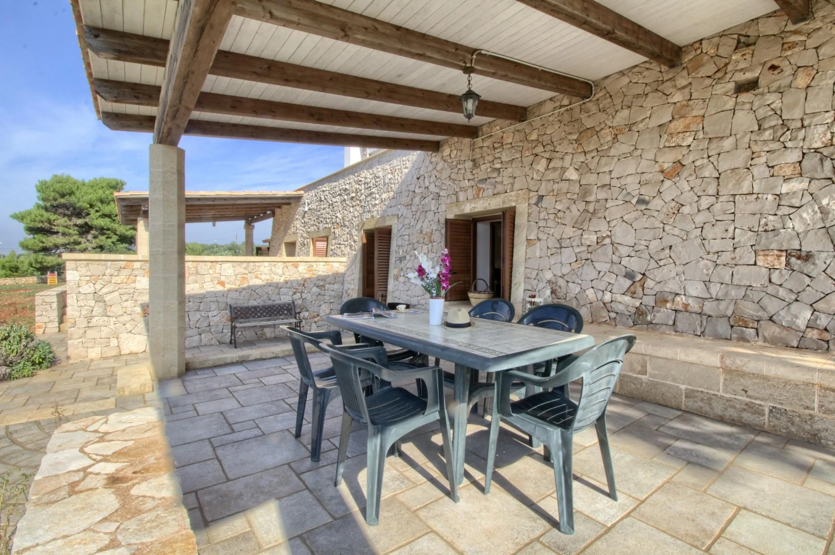 Pino Amazing Seaview