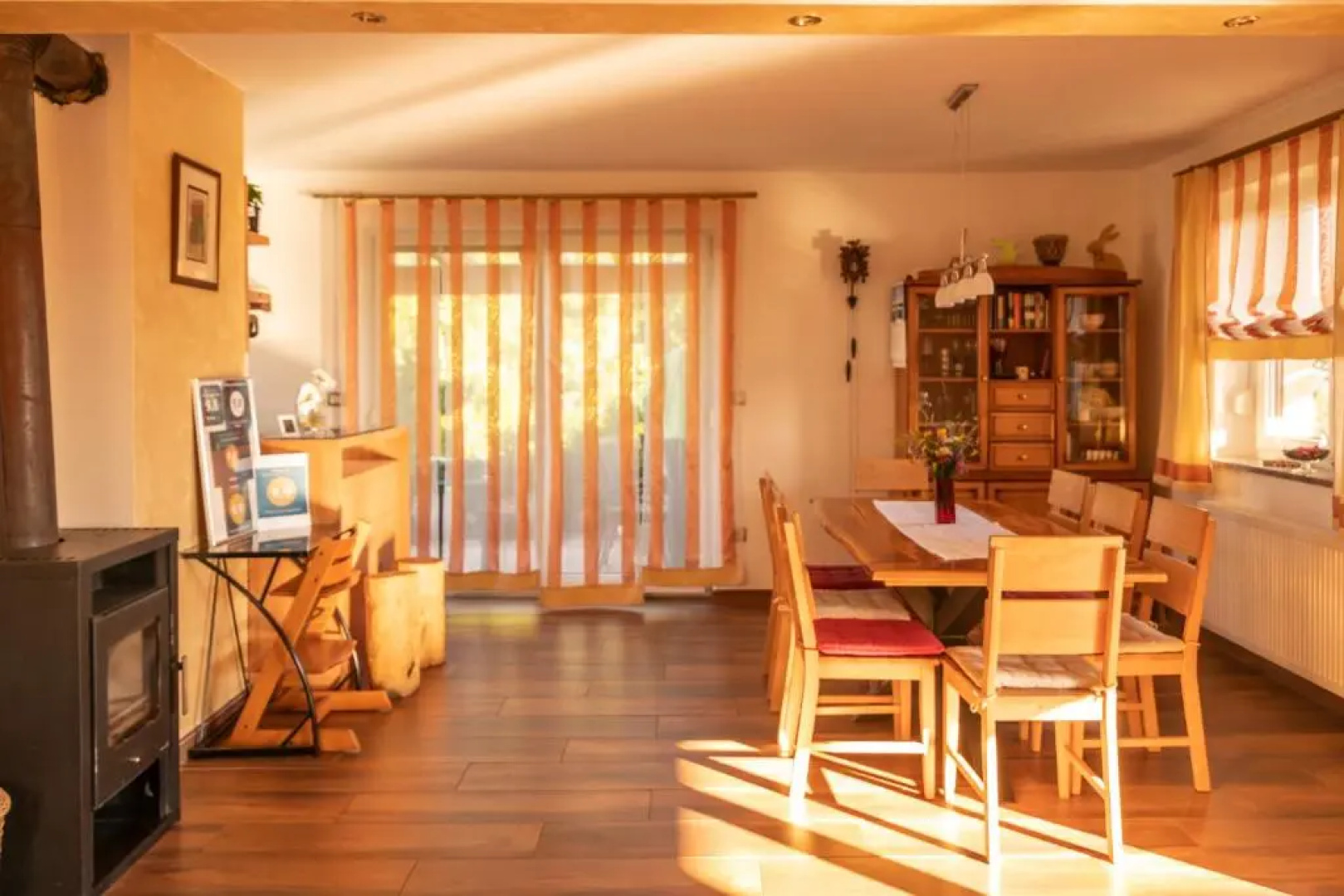 Holiday Home Razglednik
