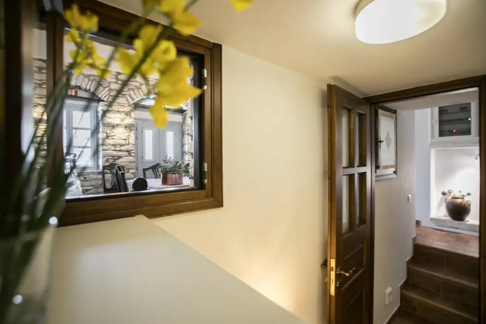 Traditional Inn Pirethron