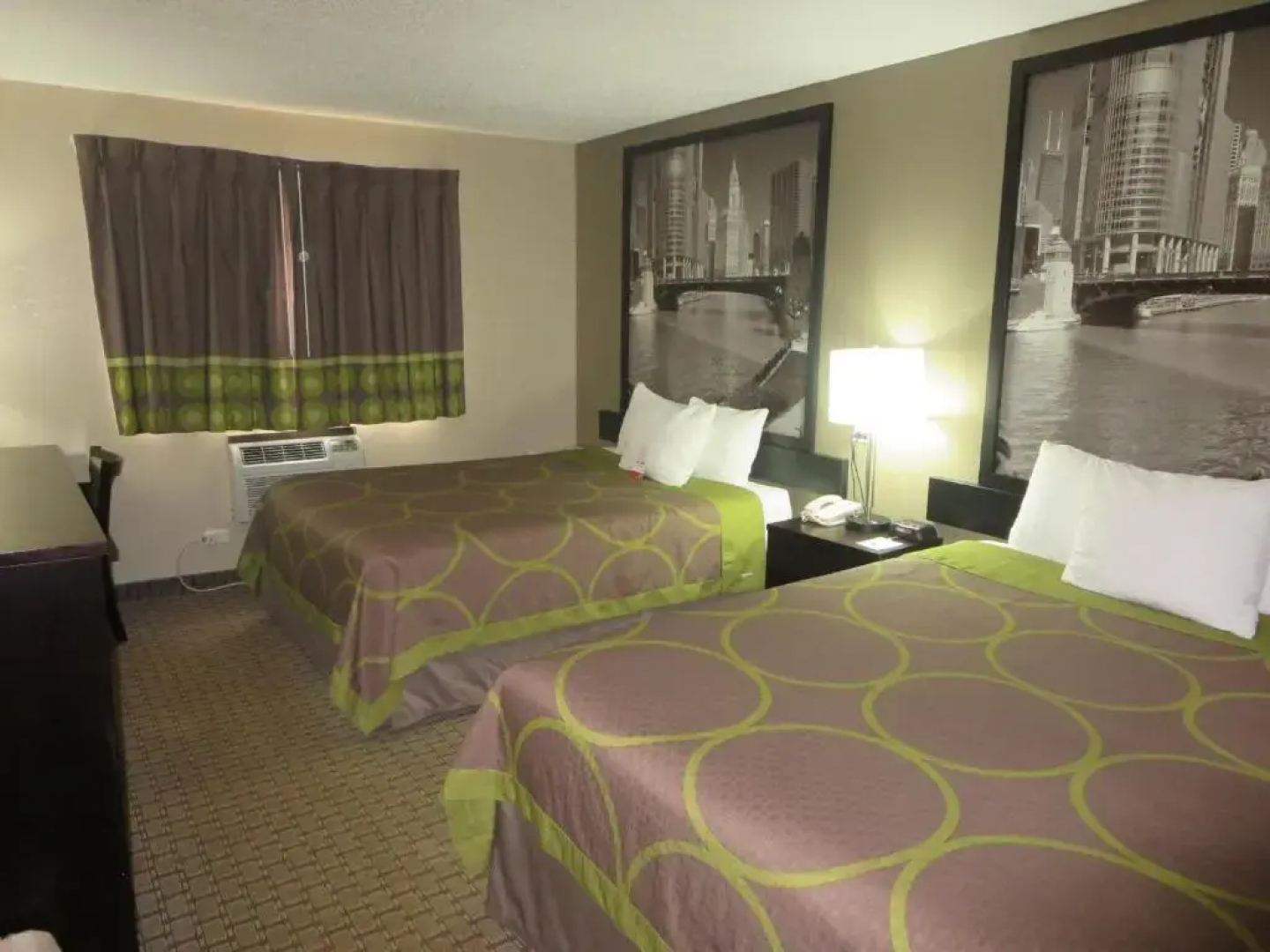 Super 8 Mundelein/Libertyville Area