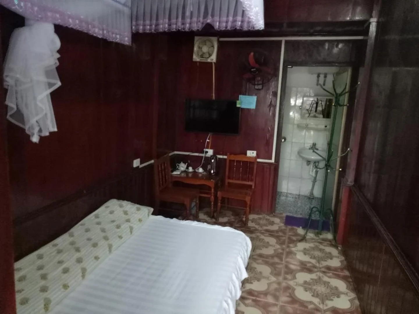 Nha hang & Khach San Tay Bac