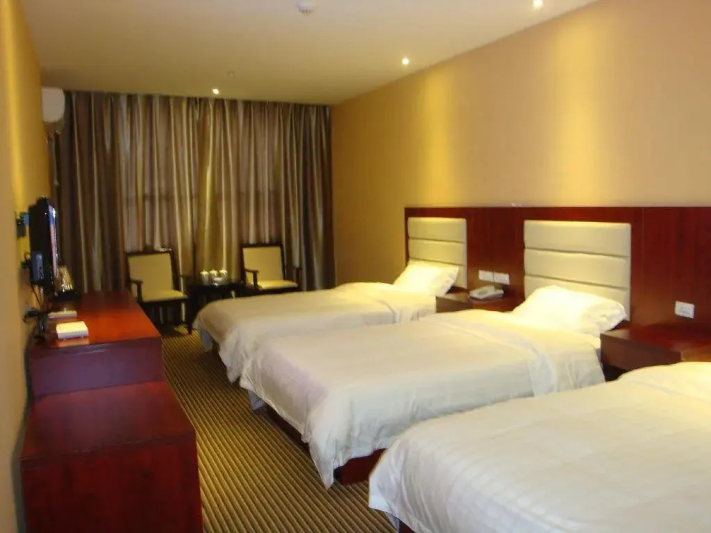 Wudangshan Jiale Business Hotel