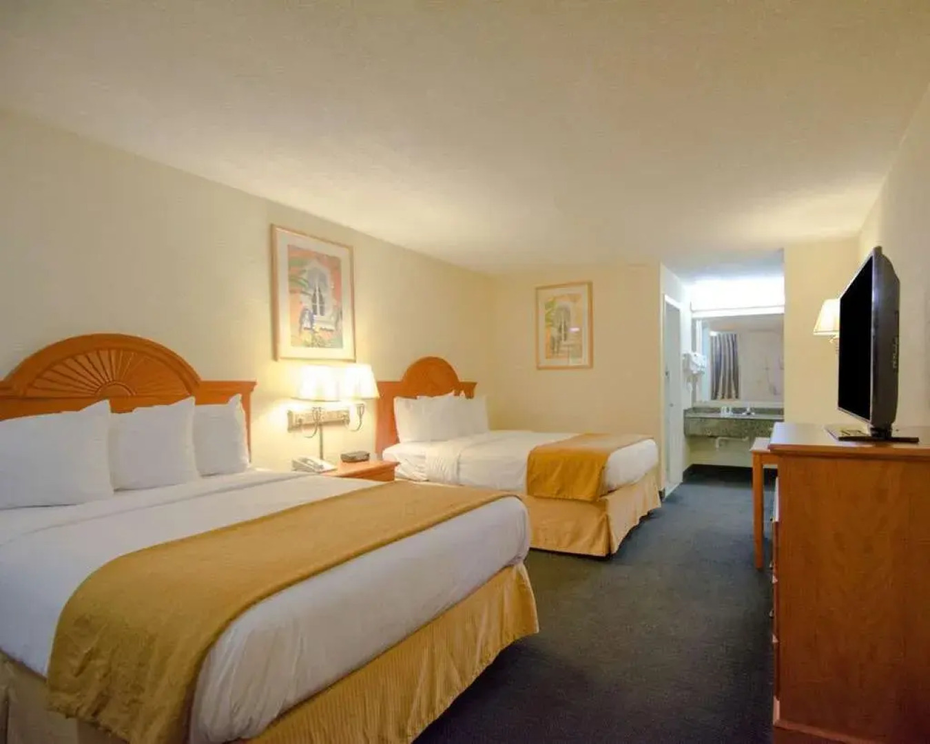 Quality Inn Sarasota North Near Lido Key Beach
