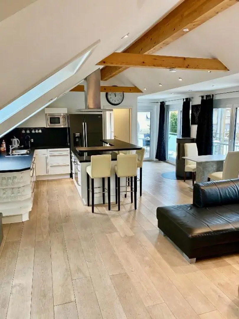 Luxuriöses Studio im Zentrum, Balkon, Kamin, Klima