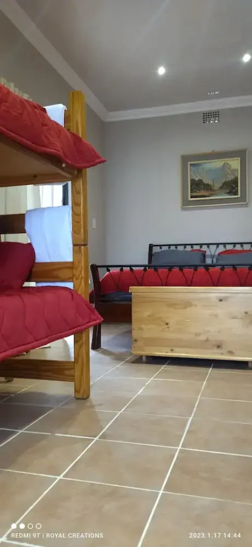 Immaculate 2-bed Garden Cottage in Beaufort West