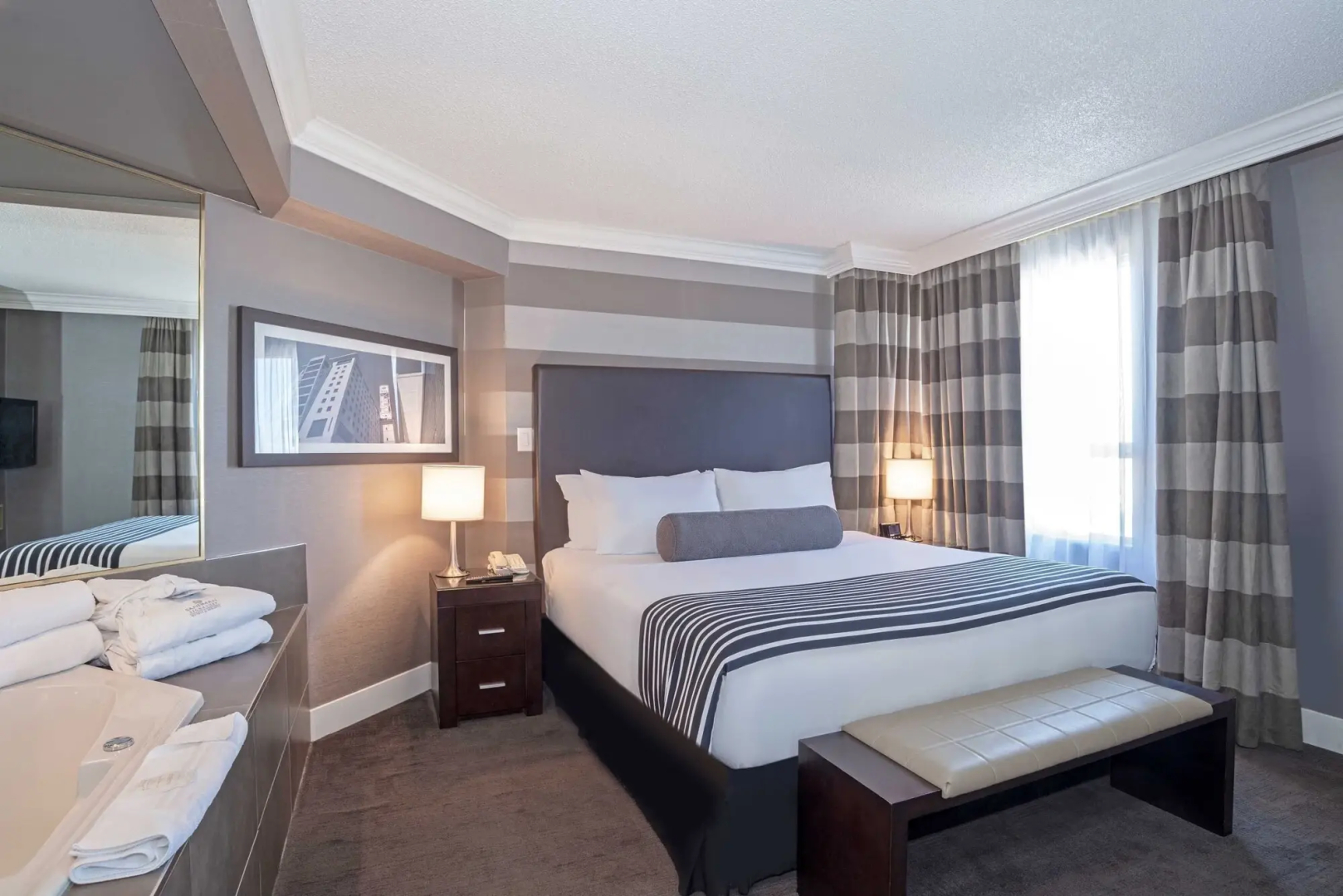 Sandman Signature Mississauga Hotel