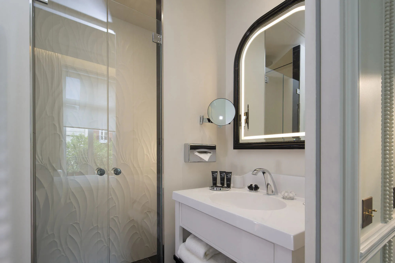 Hotel Le Narcisse Blanc & Spa