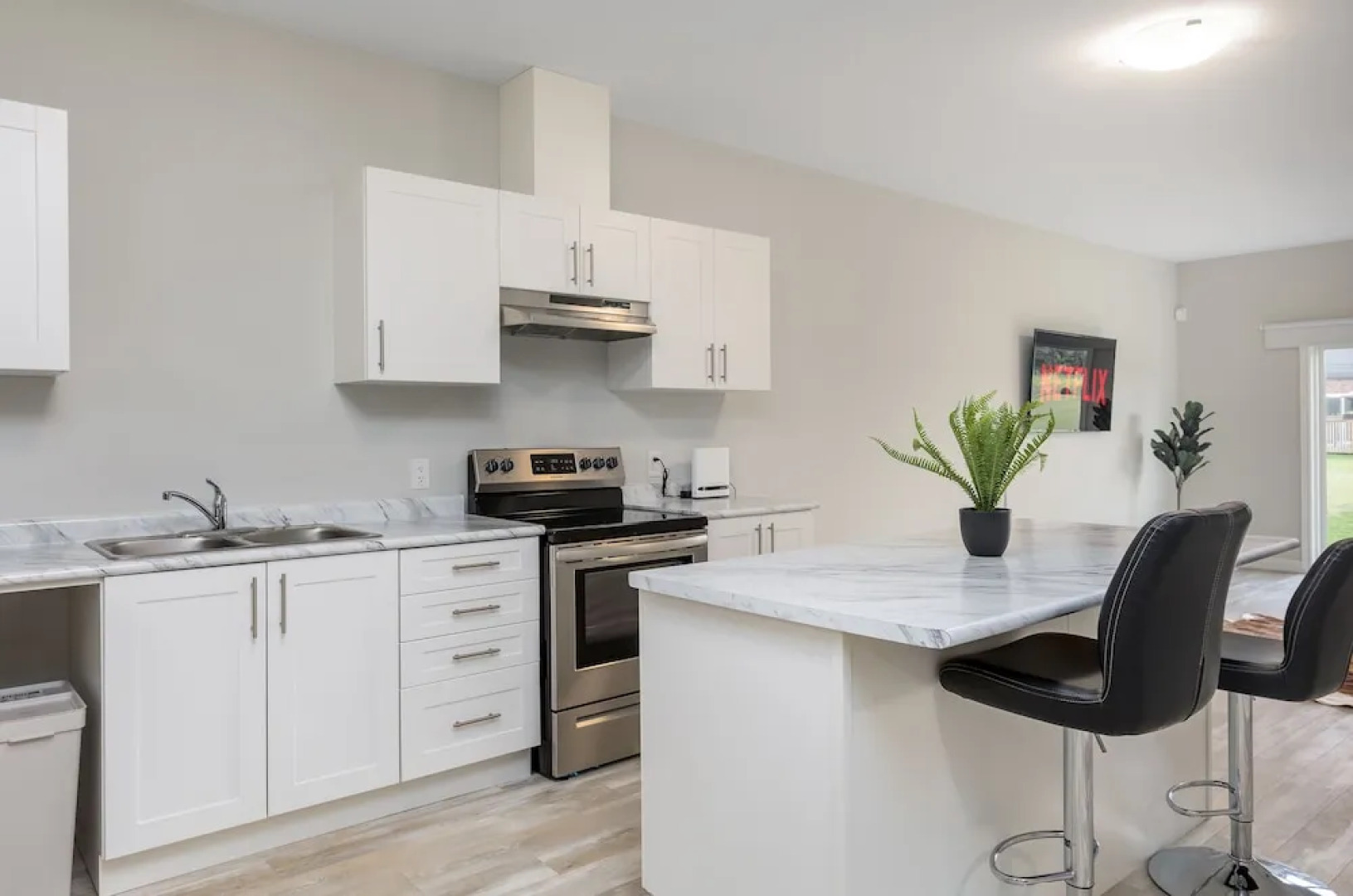 Luxury Bungalow mins Niagara falls & Brock uni