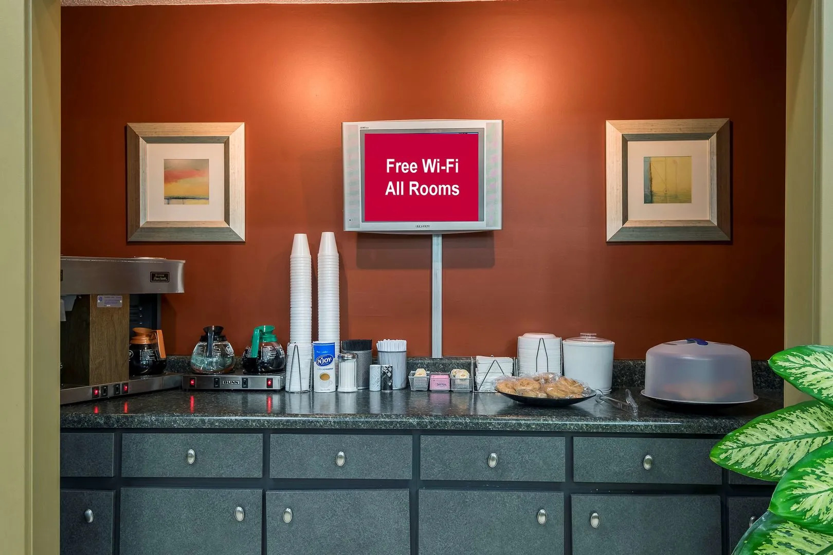 Red Roof Inn Clarksville