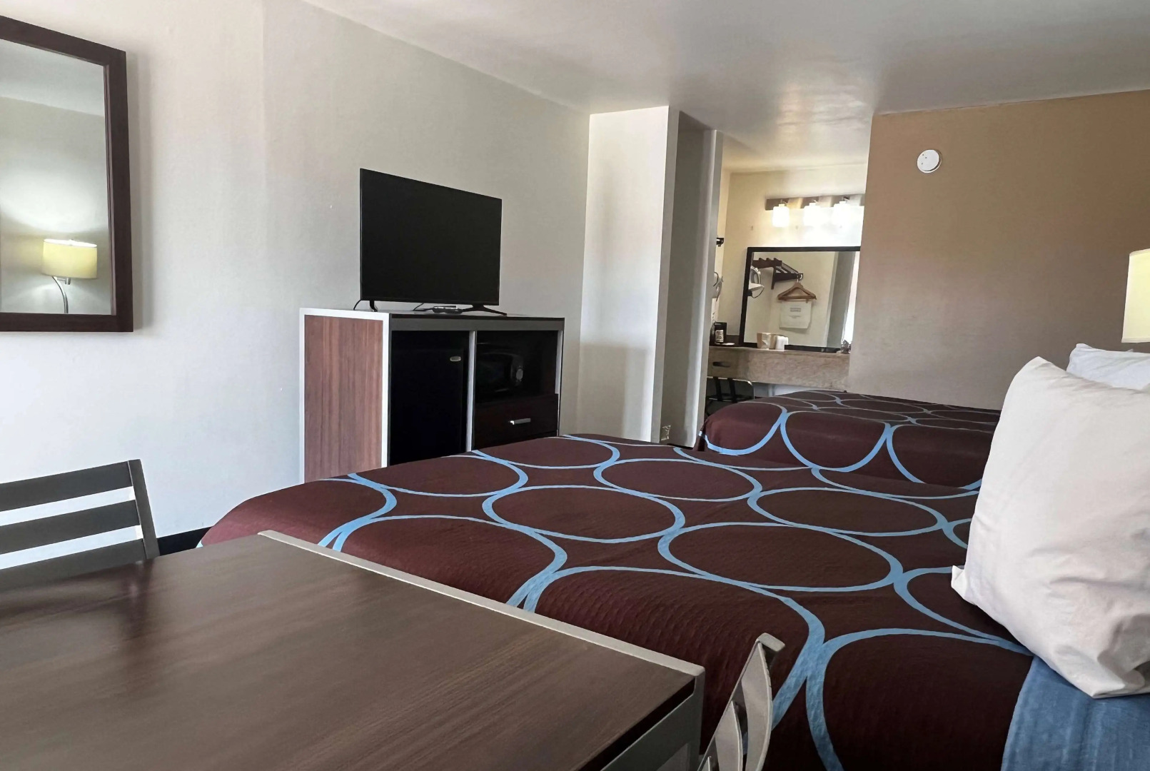 Super 8 by Wyndham Slidell