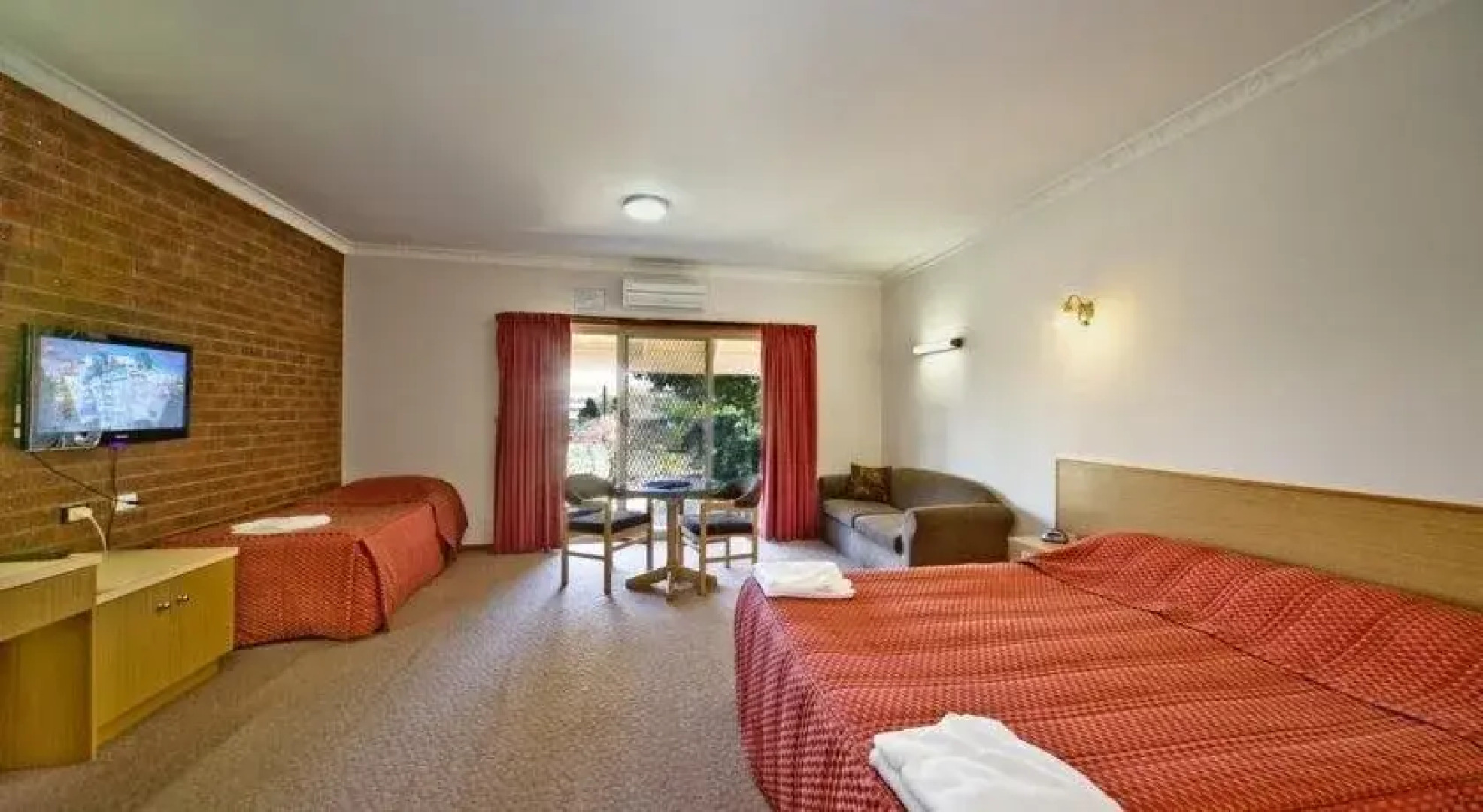 Paradise Lakes Motel