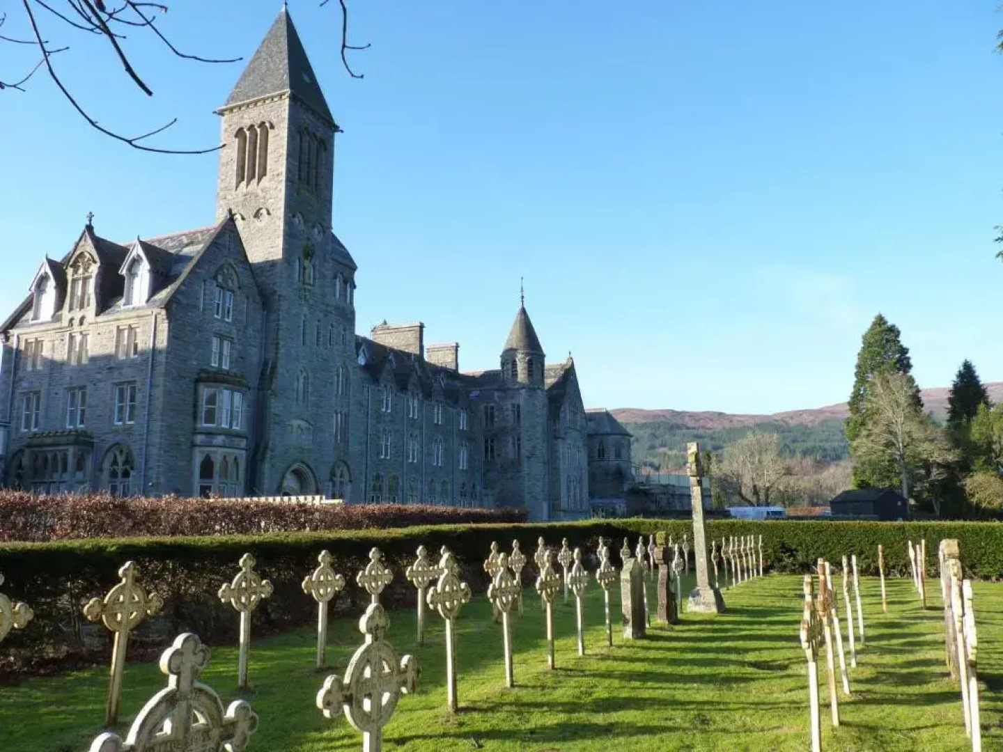 Loch Ness Moat House Apartments