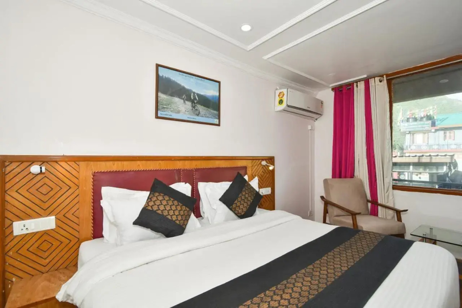 M Hotel & Restaurant