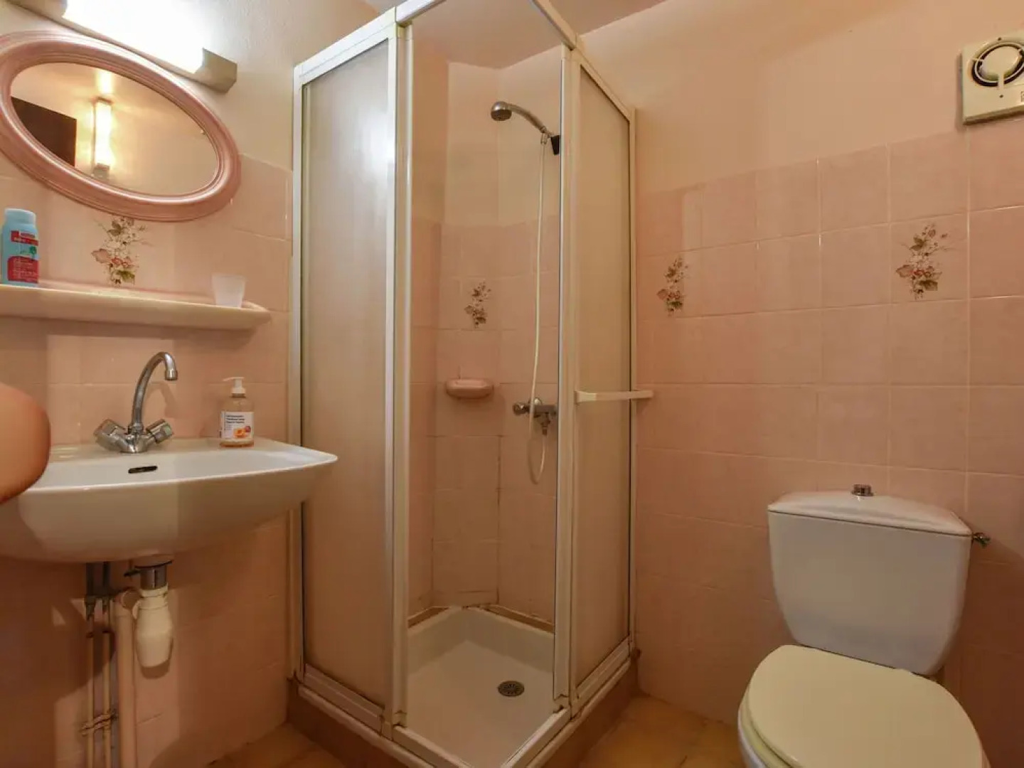 Romantic Holiday Home in Dégagnac With Large Garden in Historical Surroundings