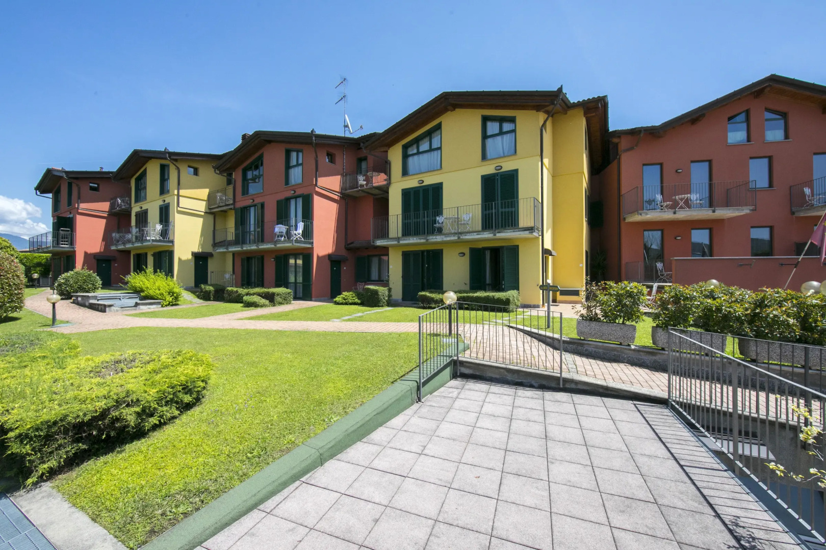 Montelago Relax By the Lake 2