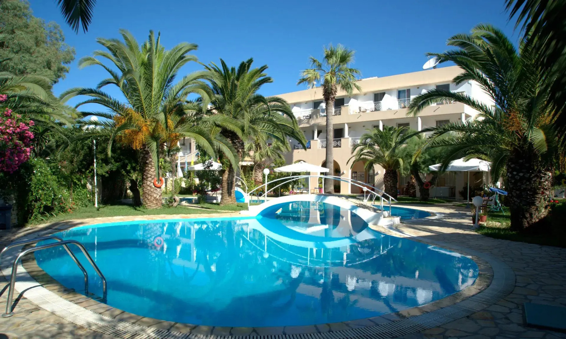 Three Stars Beach Hotel